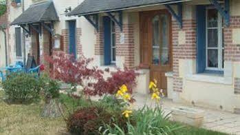 Auberge Les Muriers La Ferté-Hauterive 外观 照片