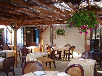 Auberge Les Muriers La Ferté-Hauterive 外观 照片